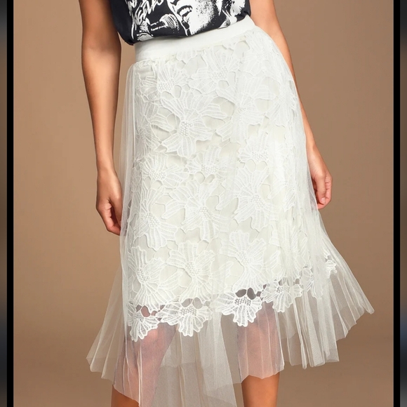 Lulus Dresses & Skirts - Lulu's White Lace Midi Skirt Size L